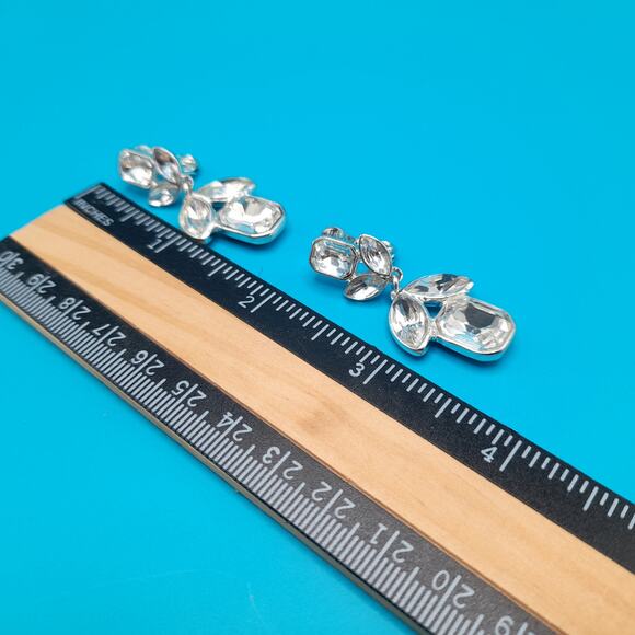 Vintage Clear Rhinestone Clip Earrings, Silver Tone, Signed Jonette Jewelry - Picture 10 of 12